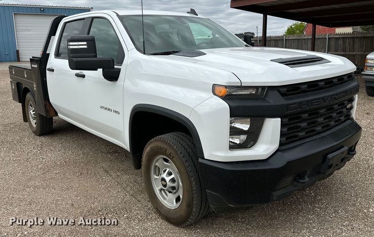 image for item JT9051 2020 Chevrolet Silverado 2500HD Crew Cab flatbed pickup truck