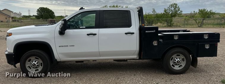 image for item JT9051 2020 Chevrolet Silverado 2500HD Crew Cab flatbed pickup truck