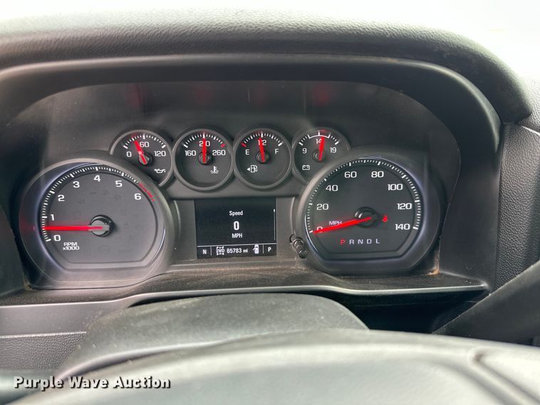 image for item JT9051 2020 Chevrolet Silverado 2500HD Crew Cab flatbed pickup truck