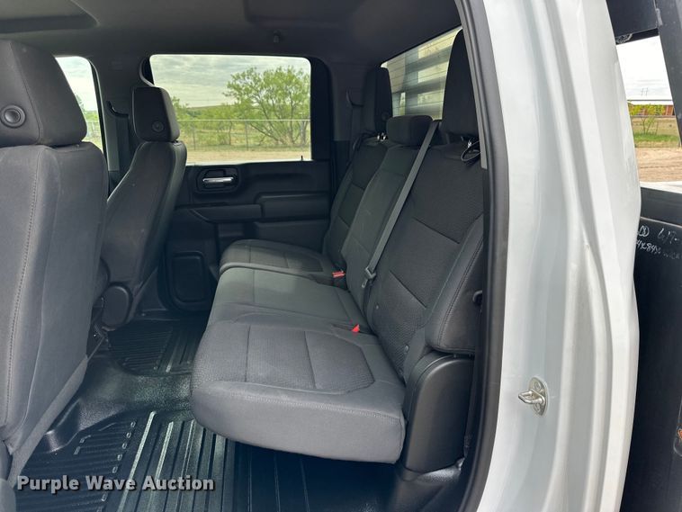 image for item JT9051 2020 Chevrolet Silverado 2500HD Crew Cab flatbed pickup truck