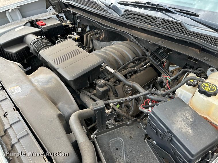 image for item JT9051 2020 Chevrolet Silverado 2500HD Crew Cab flatbed pickup truck