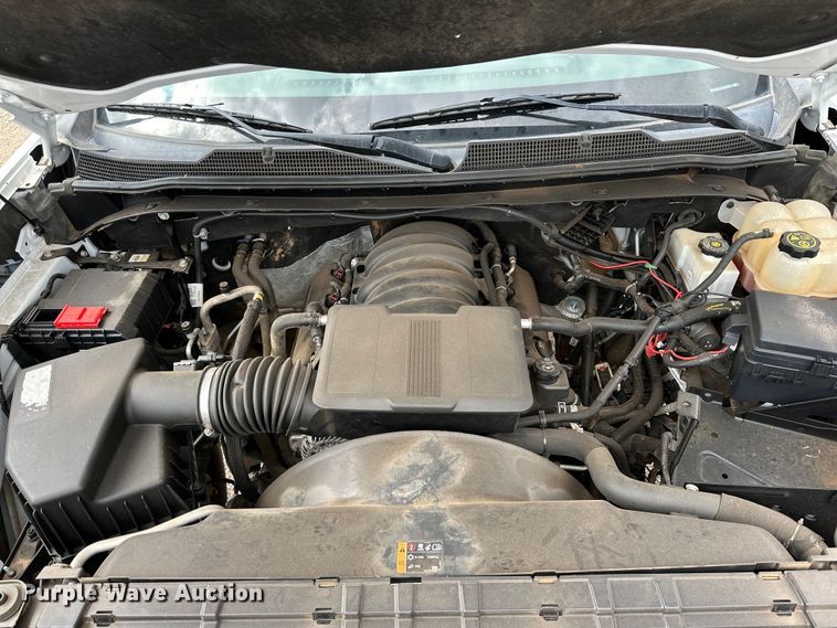 image for item JT9051 2020 Chevrolet Silverado 2500HD Crew Cab flatbed pickup truck