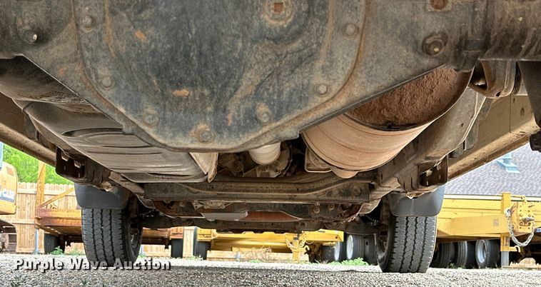 image for item JT9051 2020 Chevrolet Silverado 2500HD Crew Cab flatbed pickup truck