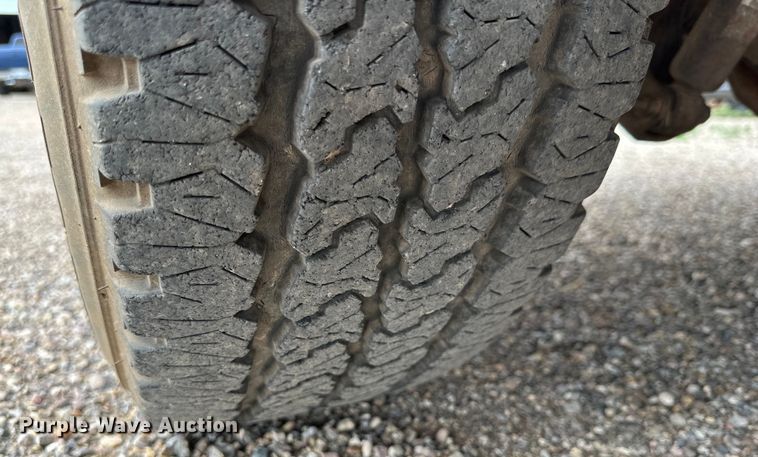 image for item JT9051 2020 Chevrolet Silverado 2500HD Crew Cab flatbed pickup truck