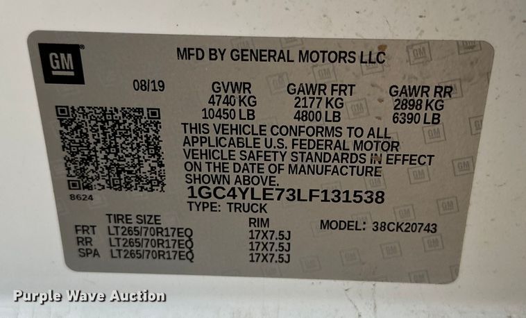 image for item JT9051 2020 Chevrolet Silverado 2500HD Crew Cab flatbed pickup truck