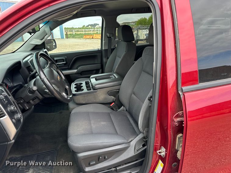 image for item JT9052 2018 Chevrolet Silverado 1500 Crew Cab pickup truck