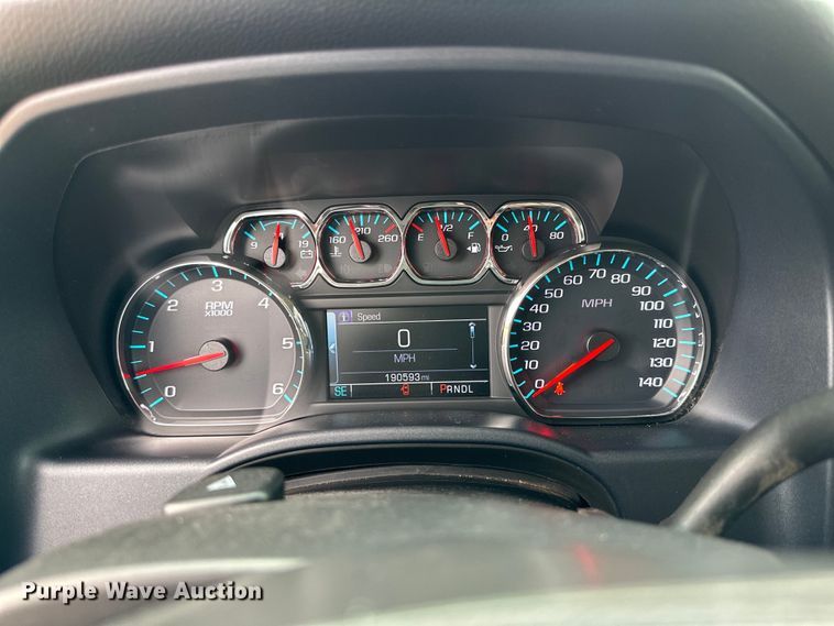 image for item JT9052 2018 Chevrolet Silverado 1500 Crew Cab pickup truck