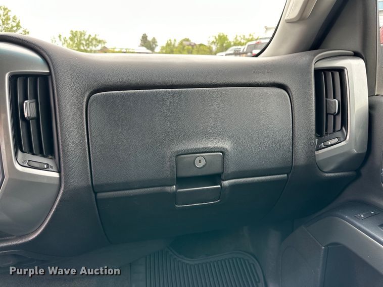 image for item JT9052 2018 Chevrolet Silverado 1500 Crew Cab pickup truck