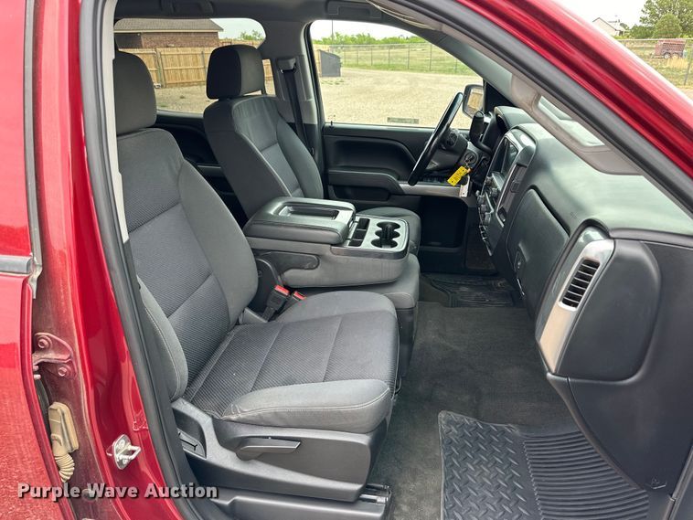 image for item JT9052 2018 Chevrolet Silverado 1500 Crew Cab pickup truck