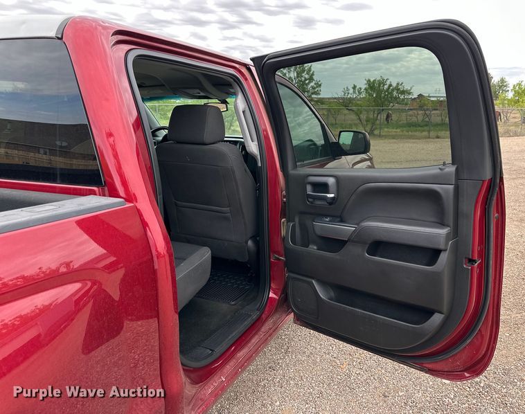 image for item JT9052 2018 Chevrolet Silverado 1500 Crew Cab pickup truck