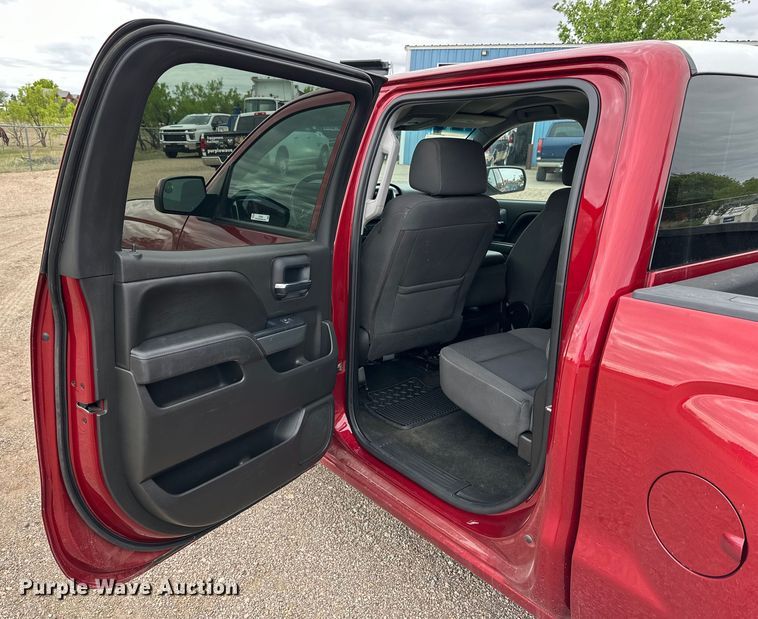 image for item JT9052 2018 Chevrolet Silverado 1500 Crew Cab pickup truck