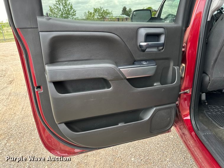 image for item JT9052 2018 Chevrolet Silverado 1500 Crew Cab pickup truck