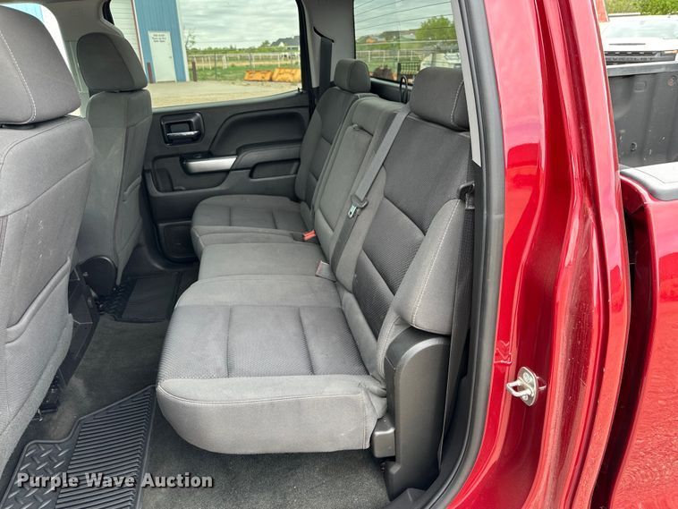 image for item JT9052 2018 Chevrolet Silverado 1500 Crew Cab pickup truck