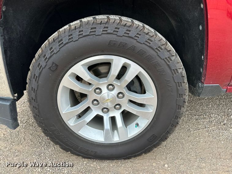 image for item JT9052 2018 Chevrolet Silverado 1500 Crew Cab pickup truck