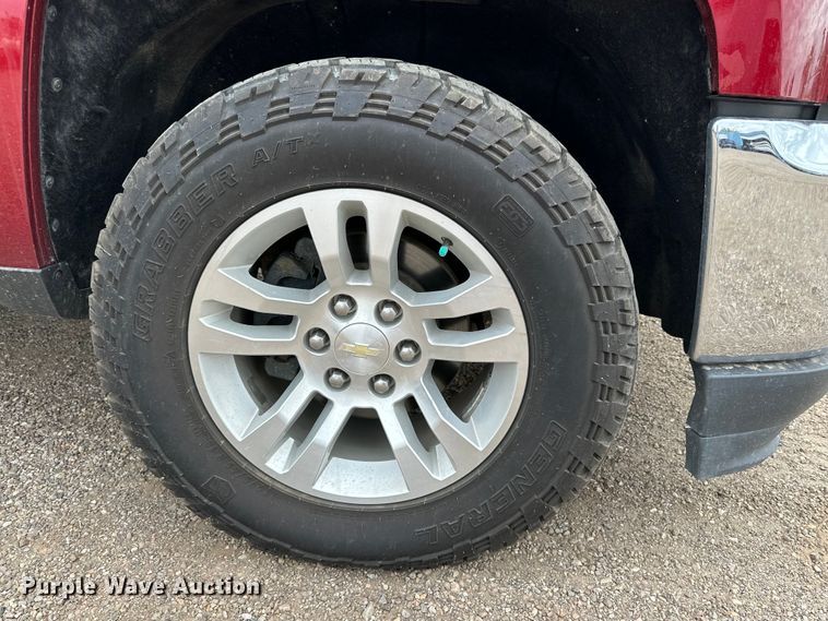 image for item JT9052 2018 Chevrolet Silverado 1500 Crew Cab pickup truck