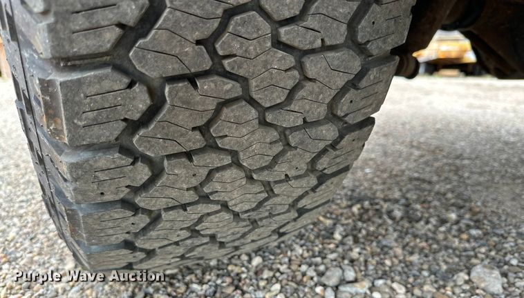 image for item JT9052 2018 Chevrolet Silverado 1500 Crew Cab pickup truck