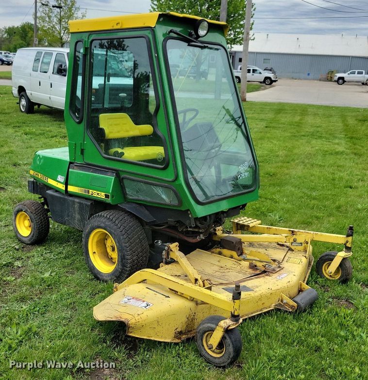 image for item KB9101 John Deere F935 lawn mower