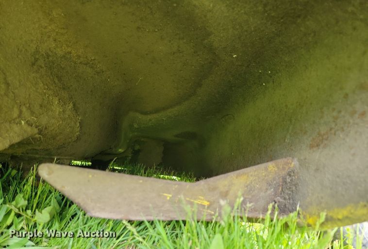 image for item KB9101 John Deere F935 lawn mower