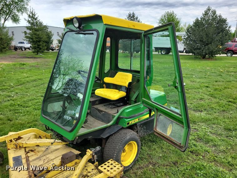 image for item KB9101 John Deere F935 lawn mower