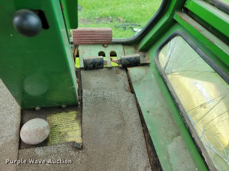 image for item KB9101 John Deere F935 lawn mower