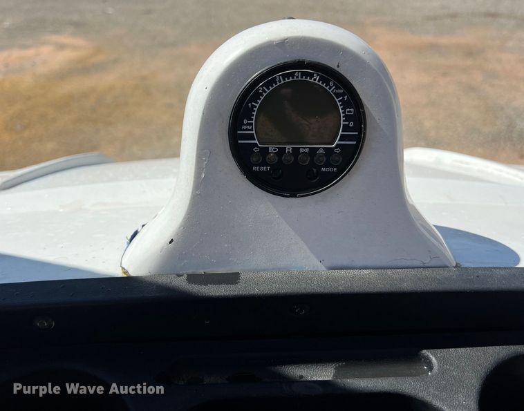 image for item KV9773 Golf cart