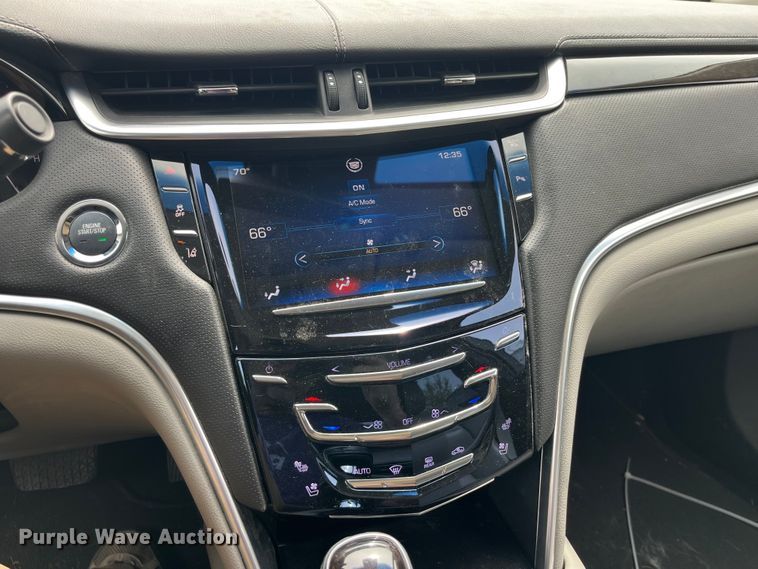 image for item LD9519 2013 Cadillac  XTS 