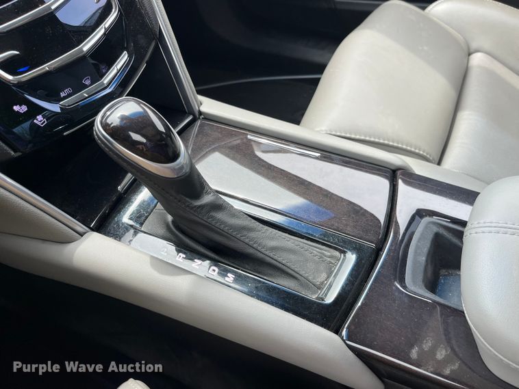 image for item LD9519 2013 Cadillac  XTS 