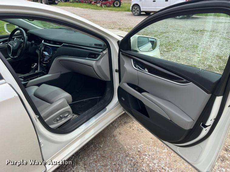 image for item LD9519 2013 Cadillac  XTS 