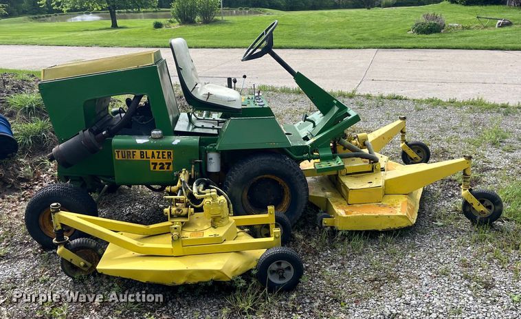 image for item LD9528 Howard Price 1040 lawn mower