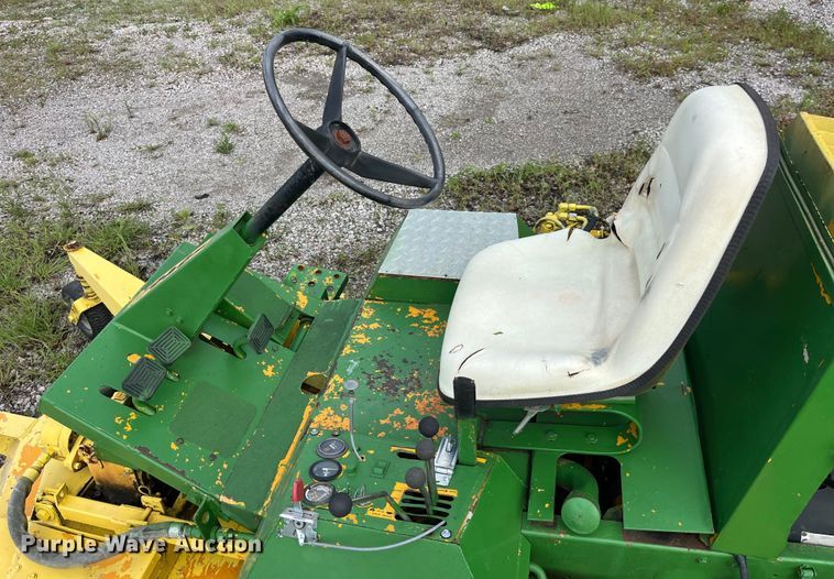 image for item LD9528 Howard Price 1040 lawn mower
