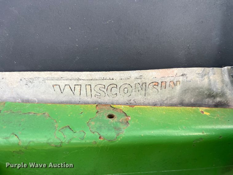 image for item LD9528 Howard Price 1040 lawn mower