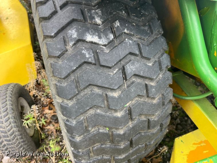 image for item LD9528 Howard Price 1040 lawn mower