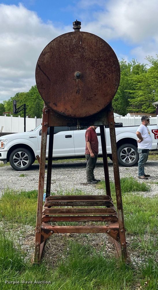 image for item LD9529 Butler Built fuel tank 