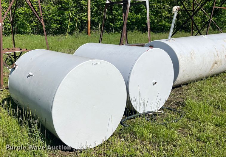 image for item LD9531 (2) fuel tanks