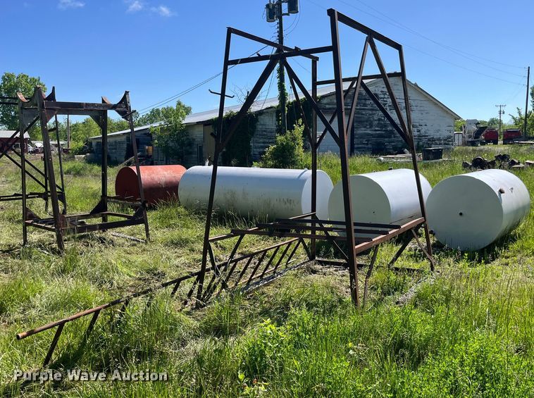 image for item LD9531 (2) fuel tanks