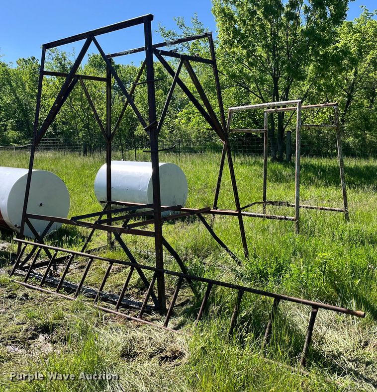 image for item LD9531 (2) fuel tanks