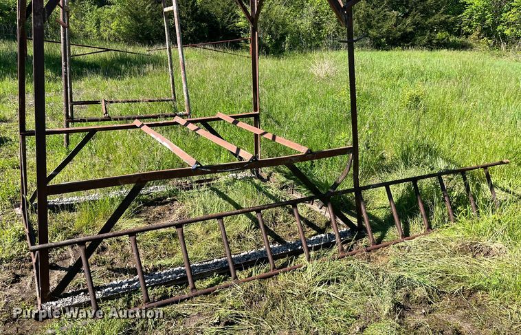 image for item LD9531 (2) fuel tanks