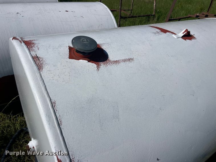 image for item LD9531 (2) fuel tanks