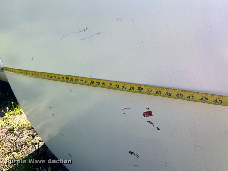 image for item LD9531 (2) fuel tanks