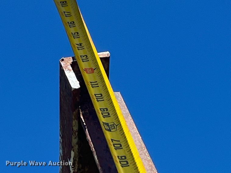 image for item LD9531 (2) fuel tanks