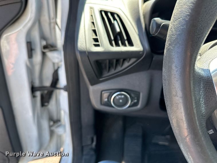 image for item LR9329 2015 Ford  Transit connect  van