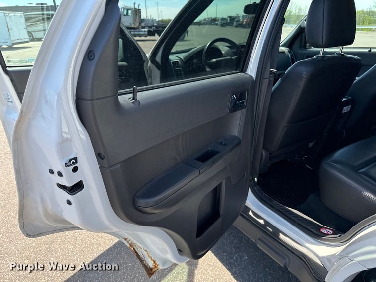 image for item LR9330 2012 Ford  Escape  