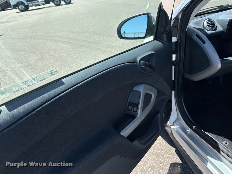 image for item LR9332 2013 Smart 