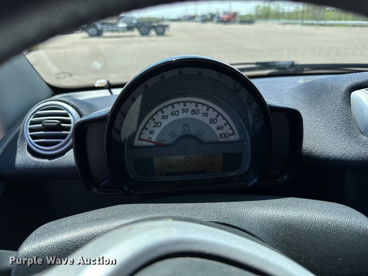 image for item LR9332 2013 Smart 