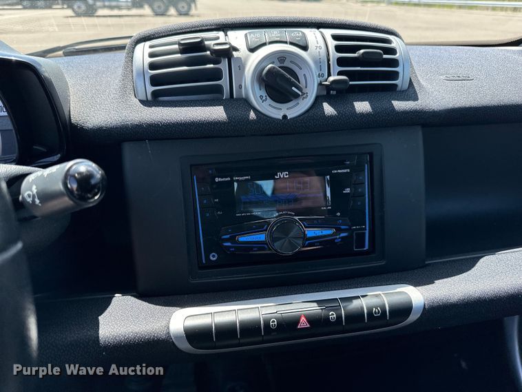 image for item LR9332 2013 Smart 