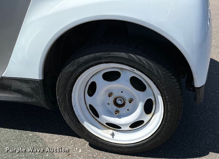 image for item LR9332 2013 Smart 