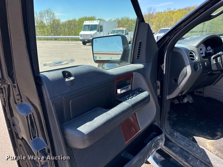 image for item LR9333 2008 Ford  F150 SuperCrew pickup truck