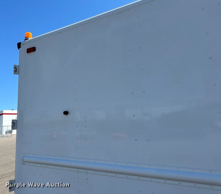 image for item LR9337 2008 Utilimaster delivery truck