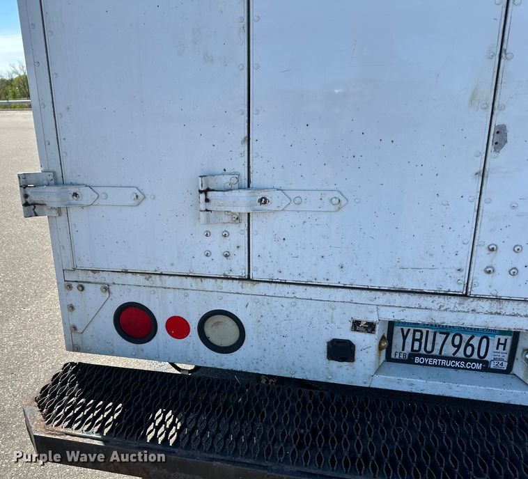 image for item LR9337 2008 Utilimaster delivery truck