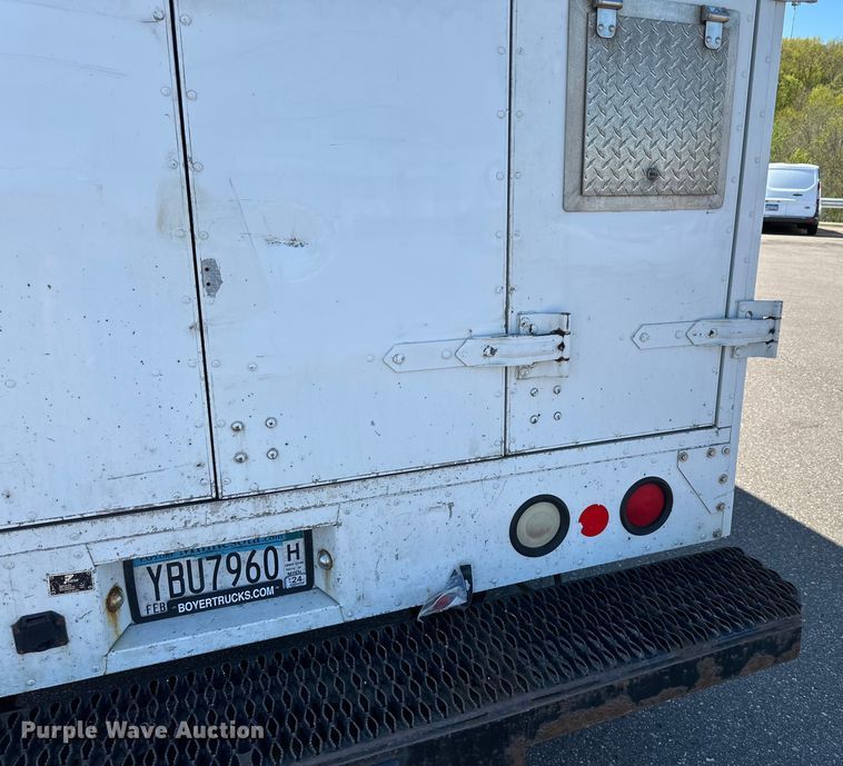 image for item LR9337 2008 Utilimaster delivery truck